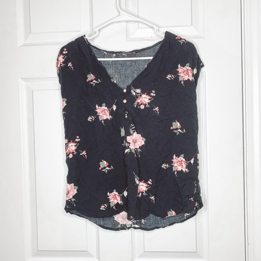 Abercrombie and Fitch floral button down blouse